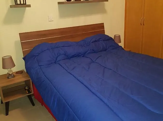 Ria Court 33 * ラルナカ